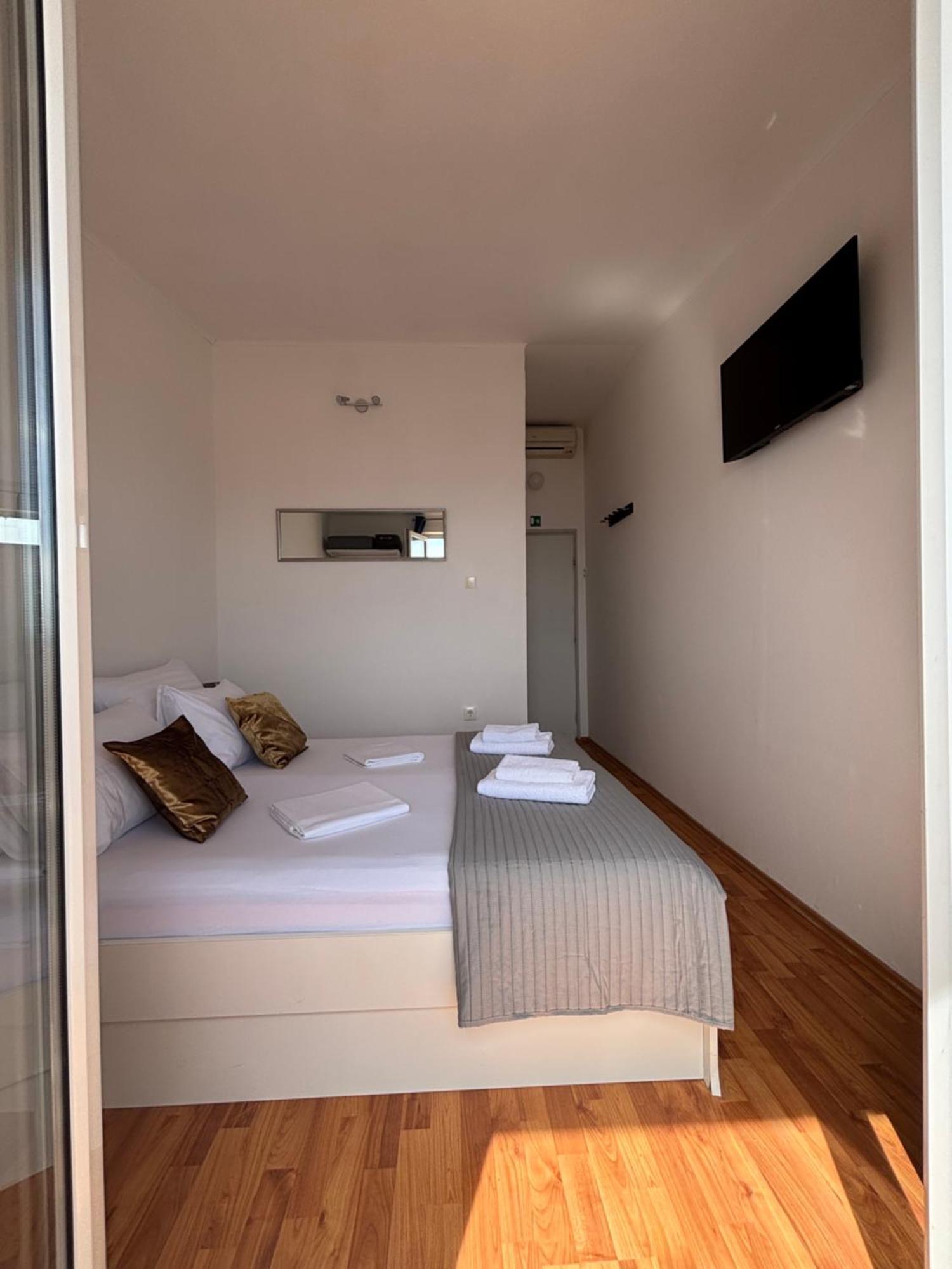 Plava Laguna Bed & Breakfast Zavala